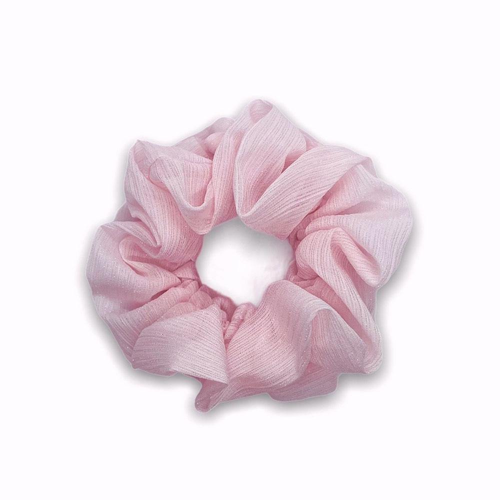 Ivy scrunchie is a must have in your accessory collection! It's an oversized scrunchie with shimmer which creates a puffy look in your hair. Use it in a messy bun or to spice up your ponytail.