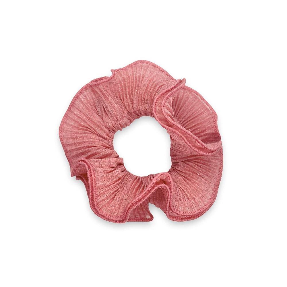 Sia scrunchie is a must have in your accessory collection! It's an oversized scrunchie which creates a puffy look in your hair. Use it in a messy bun or to spice up your ponytail.