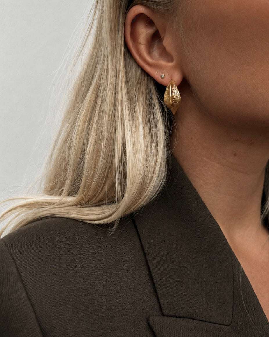 Iris Earrings - Forgyldt