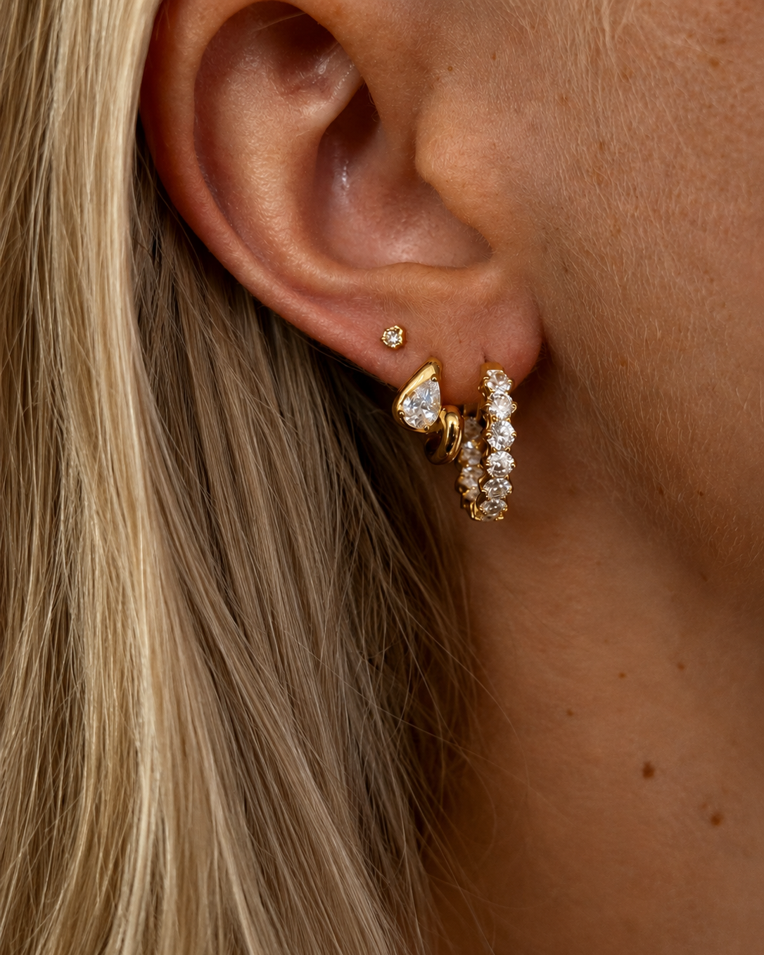 Liva Earrings - Forgyldt
