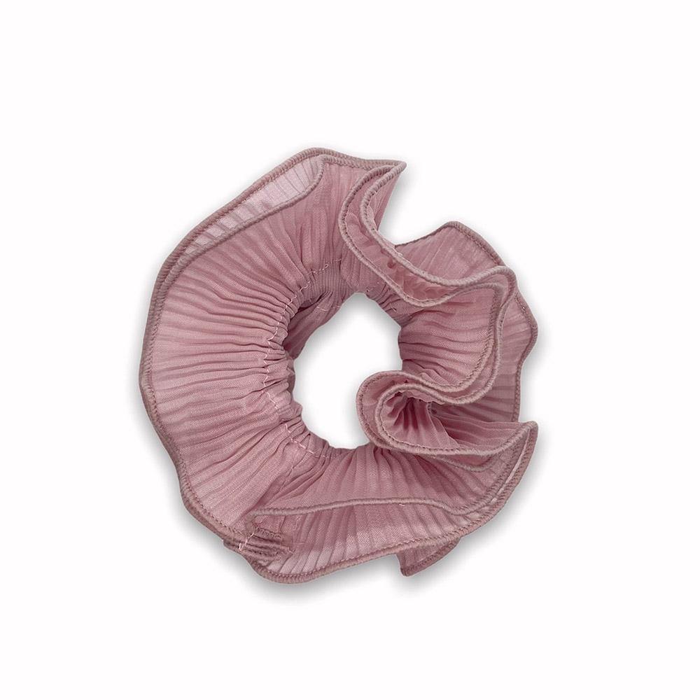 Sia scrunchie is a must have in your accessory collection! It&#39;s an oversized scrunchie which creates a puffy look in your hair. Use it in a messy bun or to spice up your ponytail.  